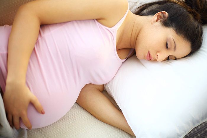 https://www.nichd.nih.gov/sites/default/files/2019-09/092019-pregnancy-sleep-position.jpg