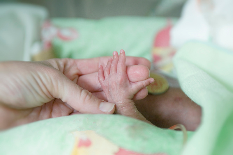 Could cutting the umbilical cord too soon stress newborns?  NICHD - Eunice  Kennedy Shriver National Institute of Child Health and Human Development