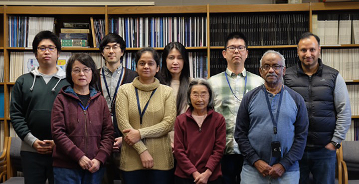 Group photo of Ozato lab.